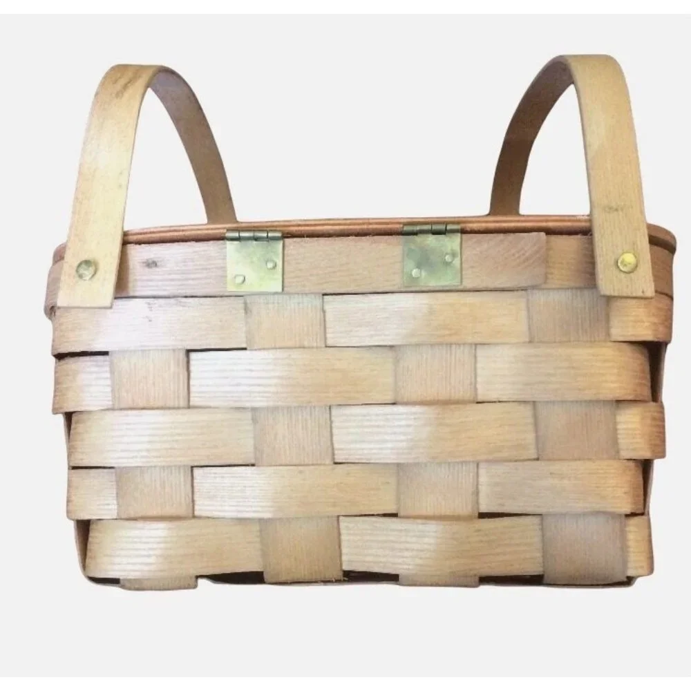 Vintage Y2K Village Of Tobaccoville Doral Collectible Basket Natural Wood Picnic
